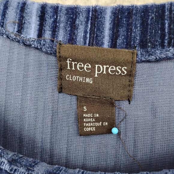 Free Press Clothing Plisse Blouse Size Small Deep Blue Short Sleeve Pullover - Picture 6 of 9
